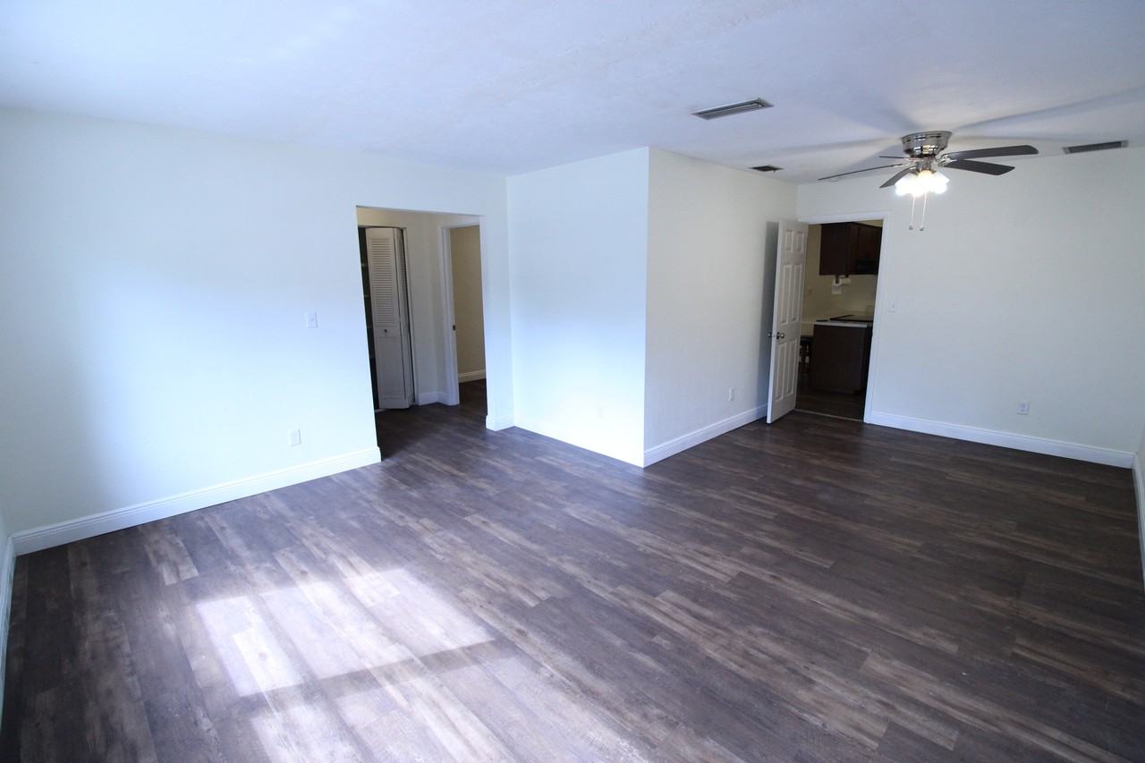 4628 Nw 40th Ter #1 - Photo 4 of 16