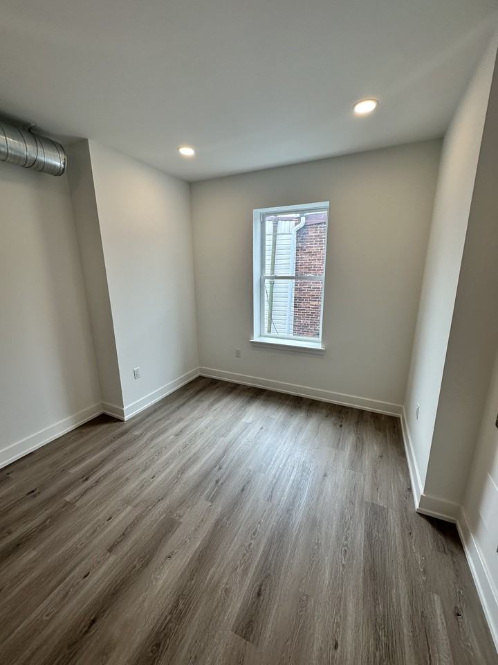 5710 5710 Chestnut Street1st floor #1 - Photo 5 of 17