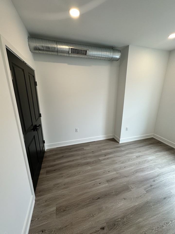 5710 5710 Chestnut Street1st floor #1 - Photo 6 of 17