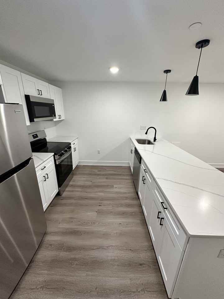 5710 5710 Chestnut Streetunit B #B - Photo 6 of 11