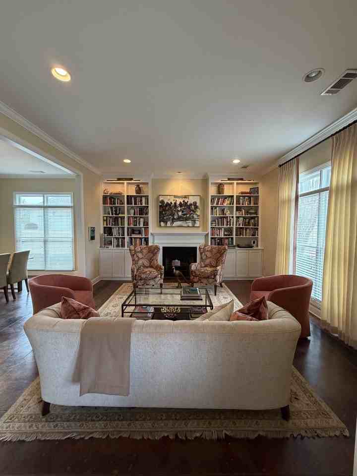 424 Northpointe Lake Dr #1 - Photo 3 of 17