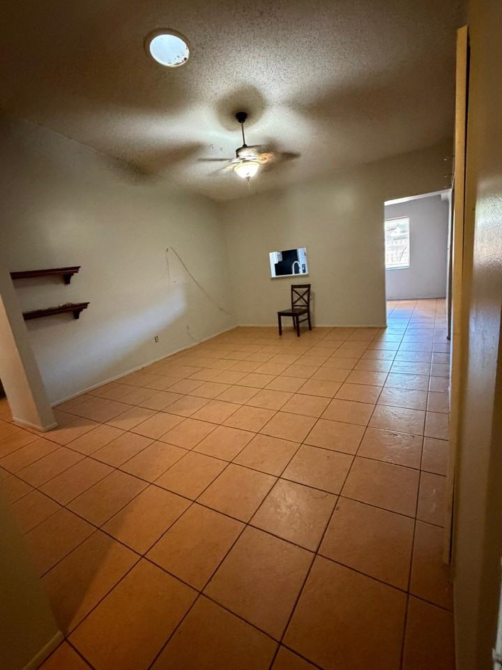 101 Red Cedar Dr - Photo 2 of 19