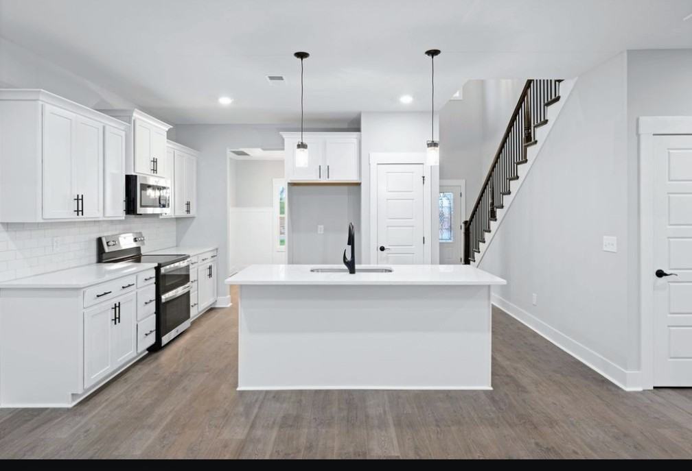 955 Alton Dr #1 - Photo 3 of 18