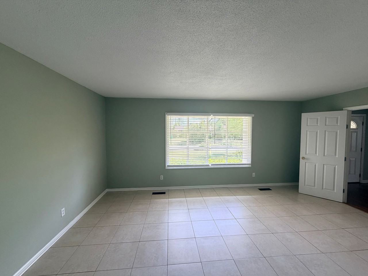 1202 Kimberly Dr - Photo 4 of 26