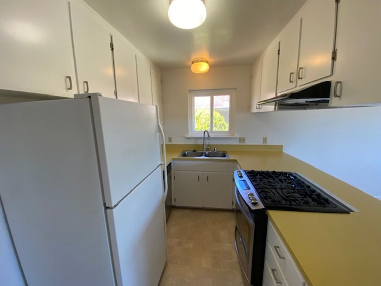 701 Pine St - Photo 6 of 34