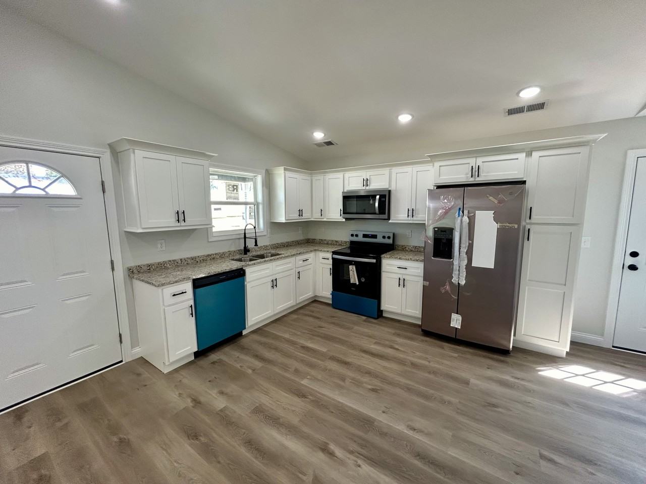 79 Bluegrass Dr #1 - Photo 3 of 20