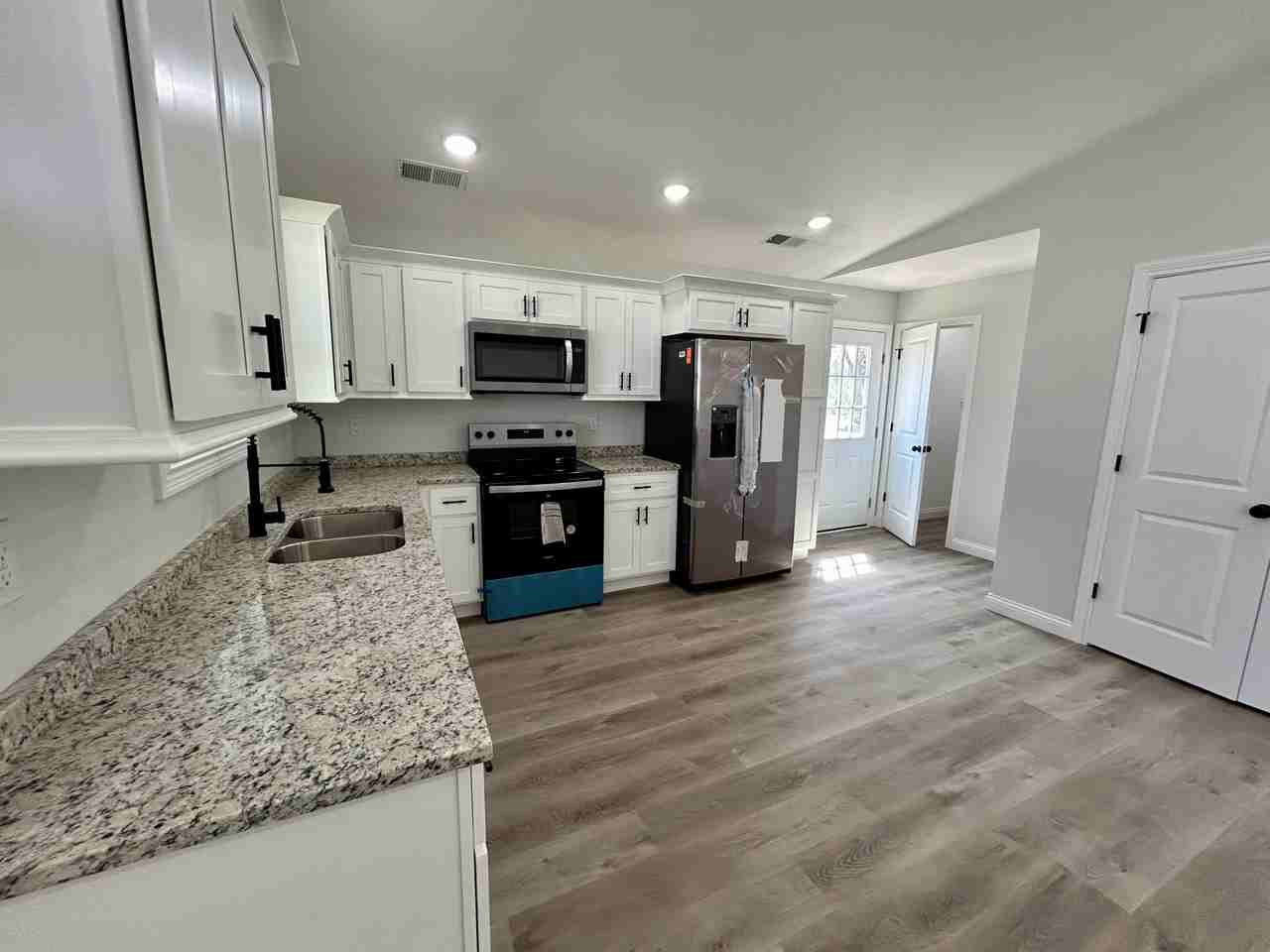 79 Bluegrass Dr #1 - Photo 3 of 19