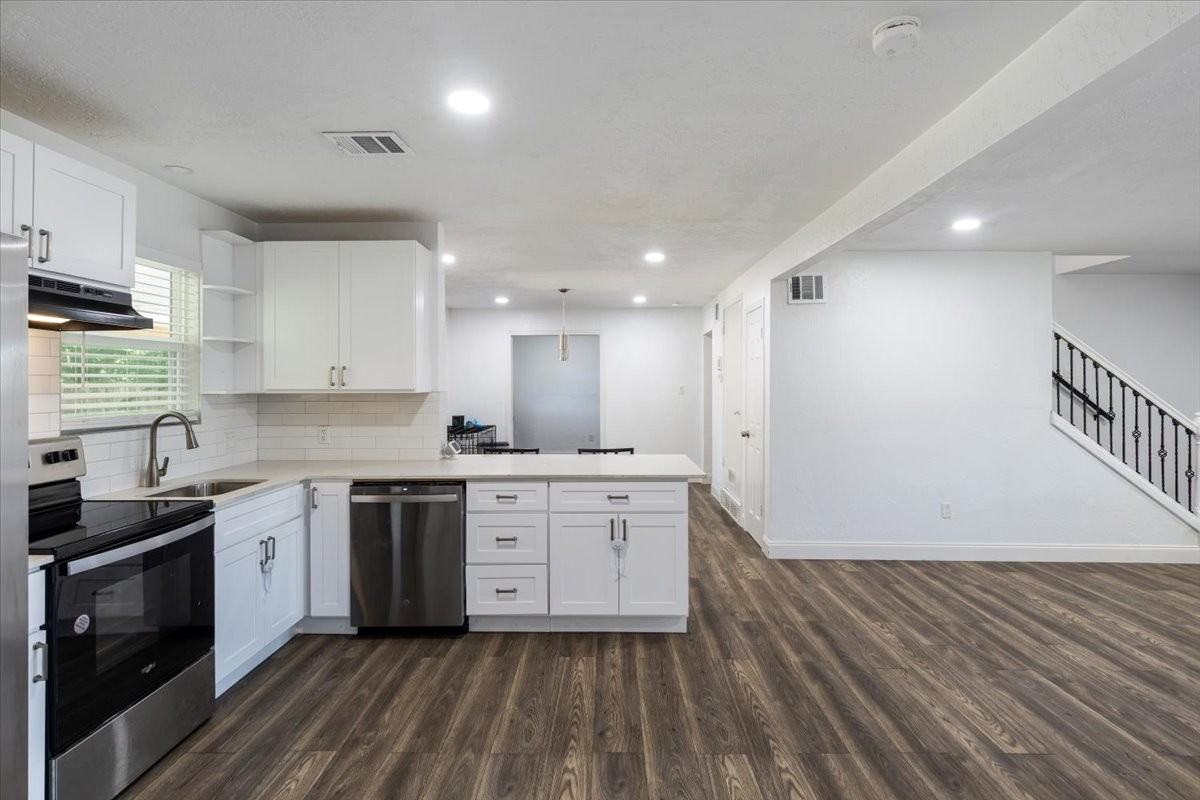 122 Ne Angus St #1 - Photo 7 of 27