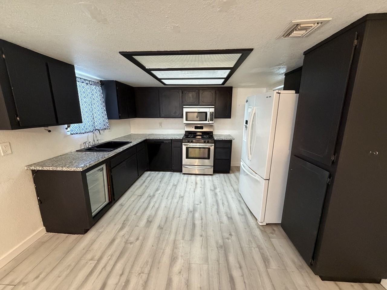 5718 S Sunrise Dr #1 - Photo 3 of 21