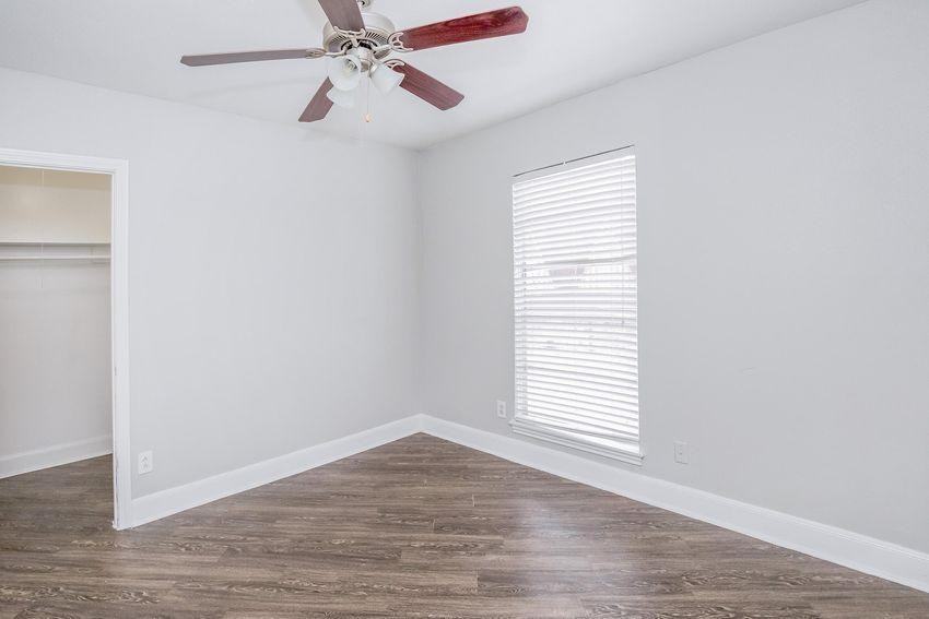 Ella Blvd - Photo 7 of 50