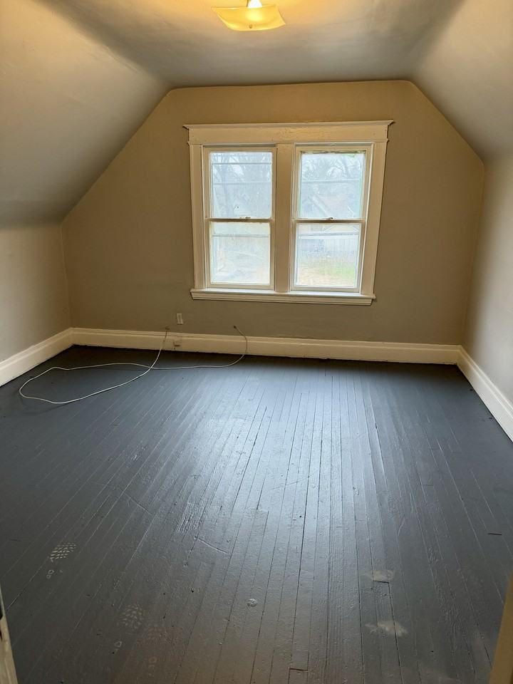 313 Clifford Ave #2 - Photo 3 of 10