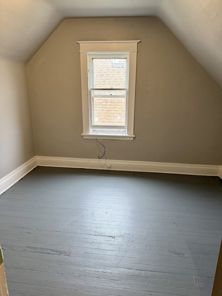 313 Clifford Ave #2 - Photo 4 of 10