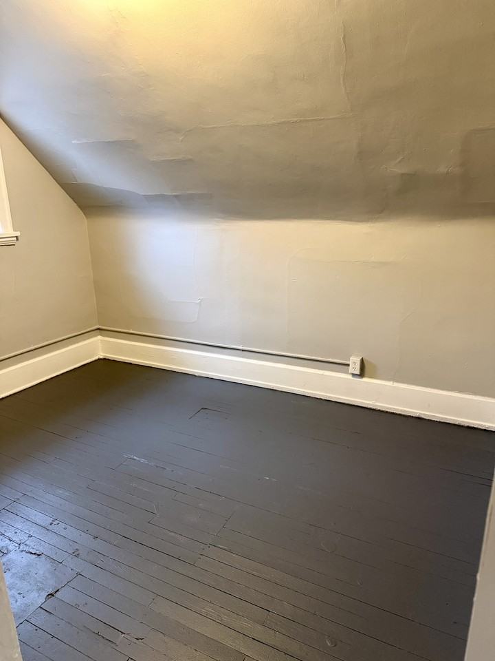 313 Clifford Ave #2 - Photo 6 of 10