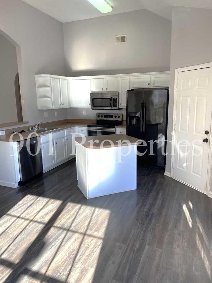 1120 Averett Ln #1 - Photo 2 of 10