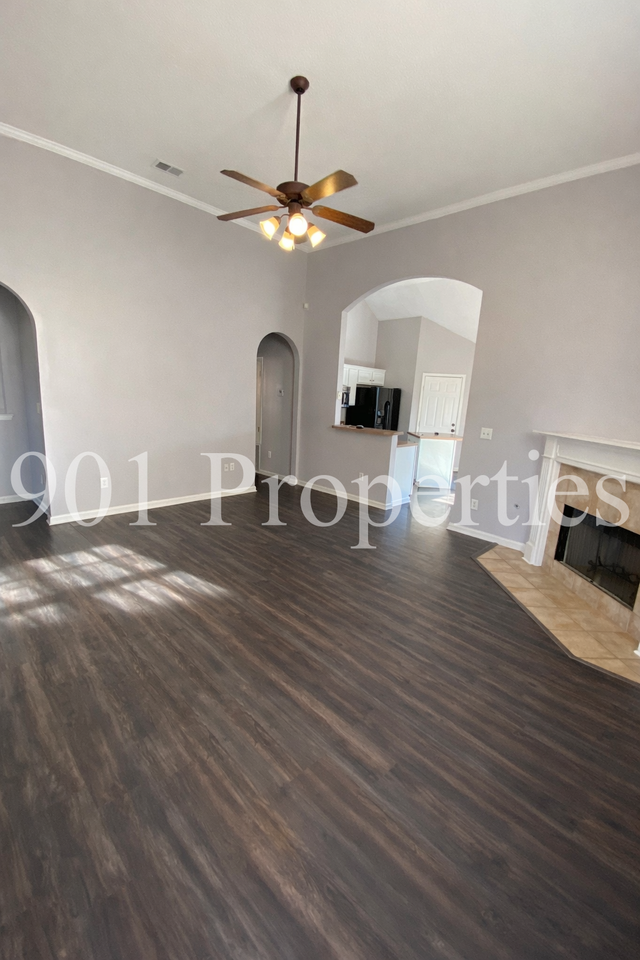 1120 Averett Ln #1 - Photo 4 of 10