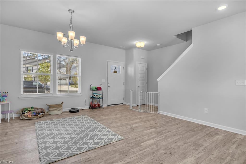 106 Village Pointe Dr #1 - Photo 4 of 20