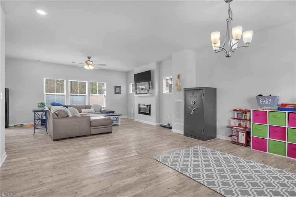 106 Village Pointe Dr #1 - Photo 5 of 20