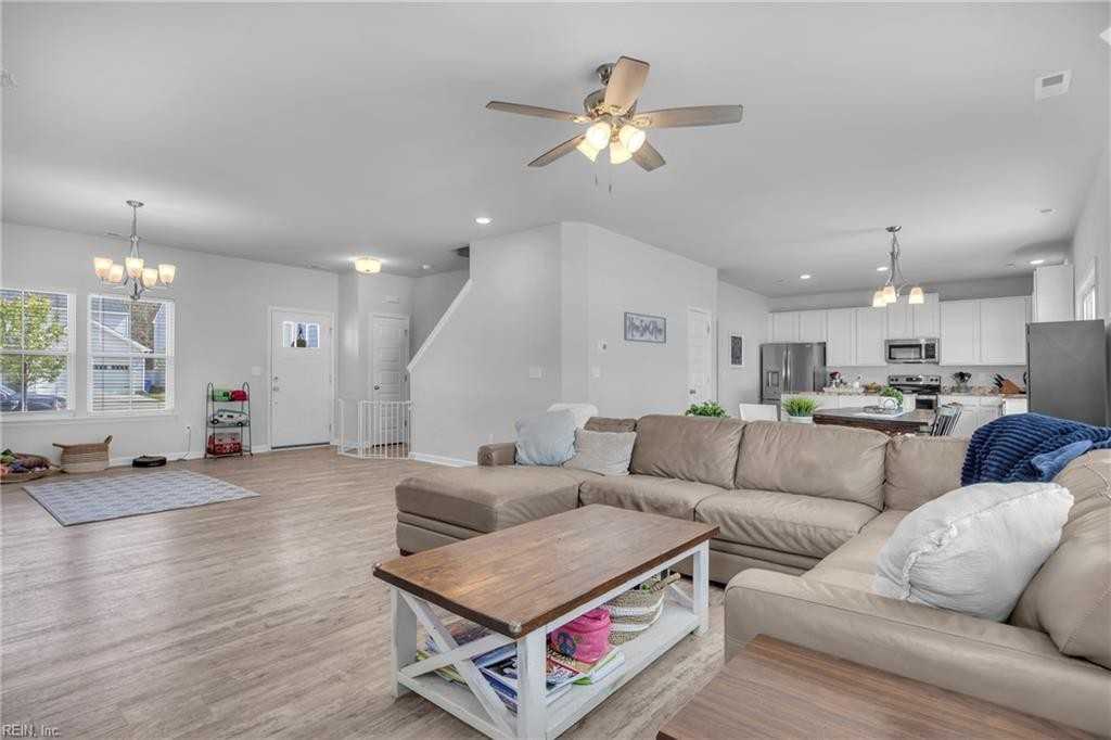 106 Village Pointe Dr #1 - Photo 7 of 20