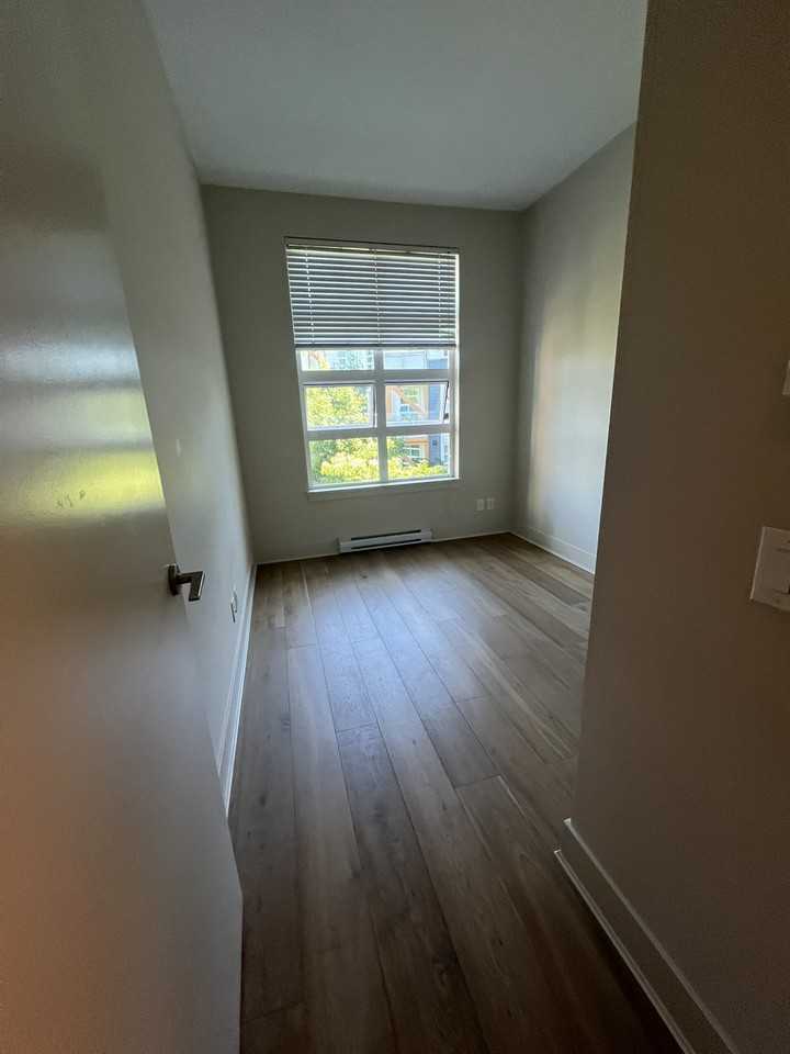 202 Salter St - Photo 4 of 9
