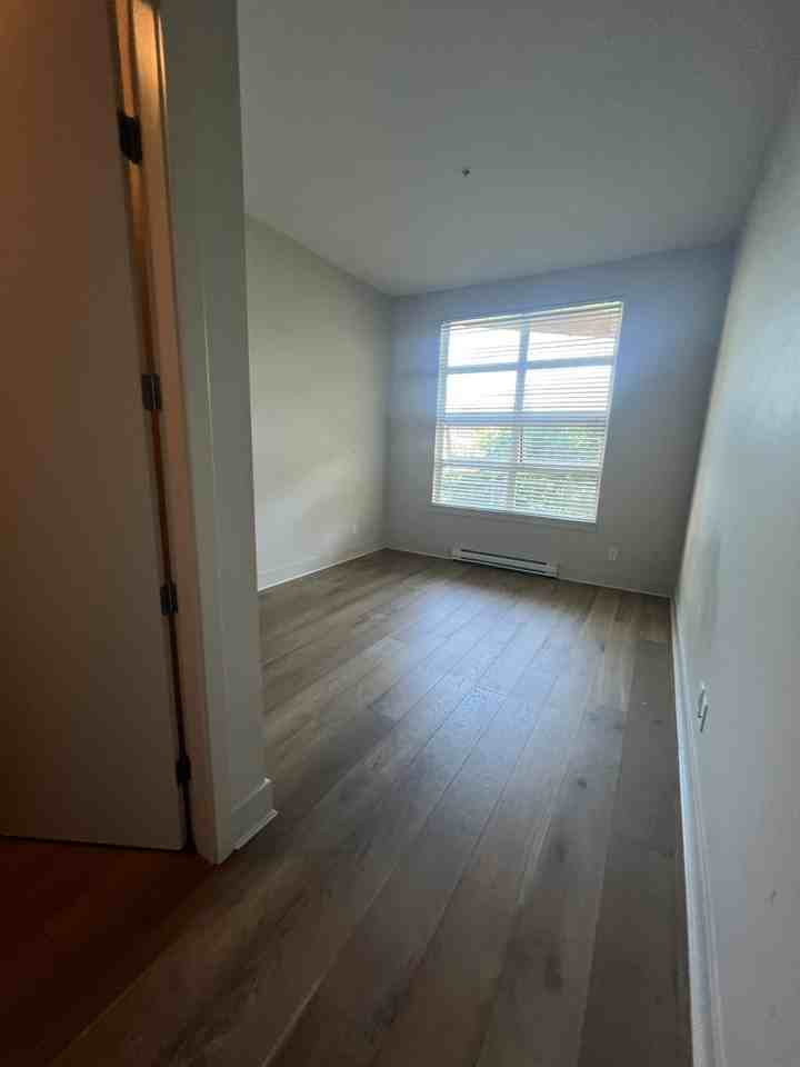 202 Salter St - Photo 6 of 9