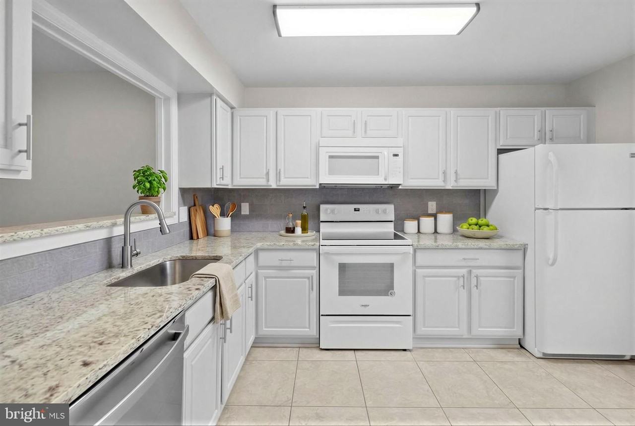 8640 Dellway Ln #1 - Photo 4 of 38