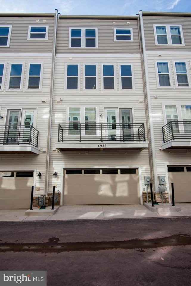 4939 Trail Vista Ln #1 - Photo 3 of 29