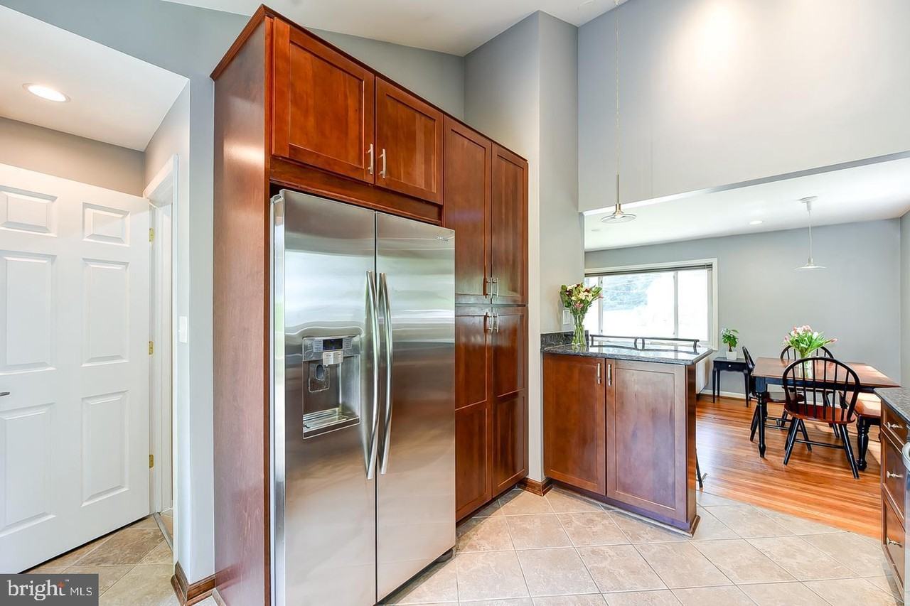 6429 Maplewood Dr #1 - Photo 3 of 21