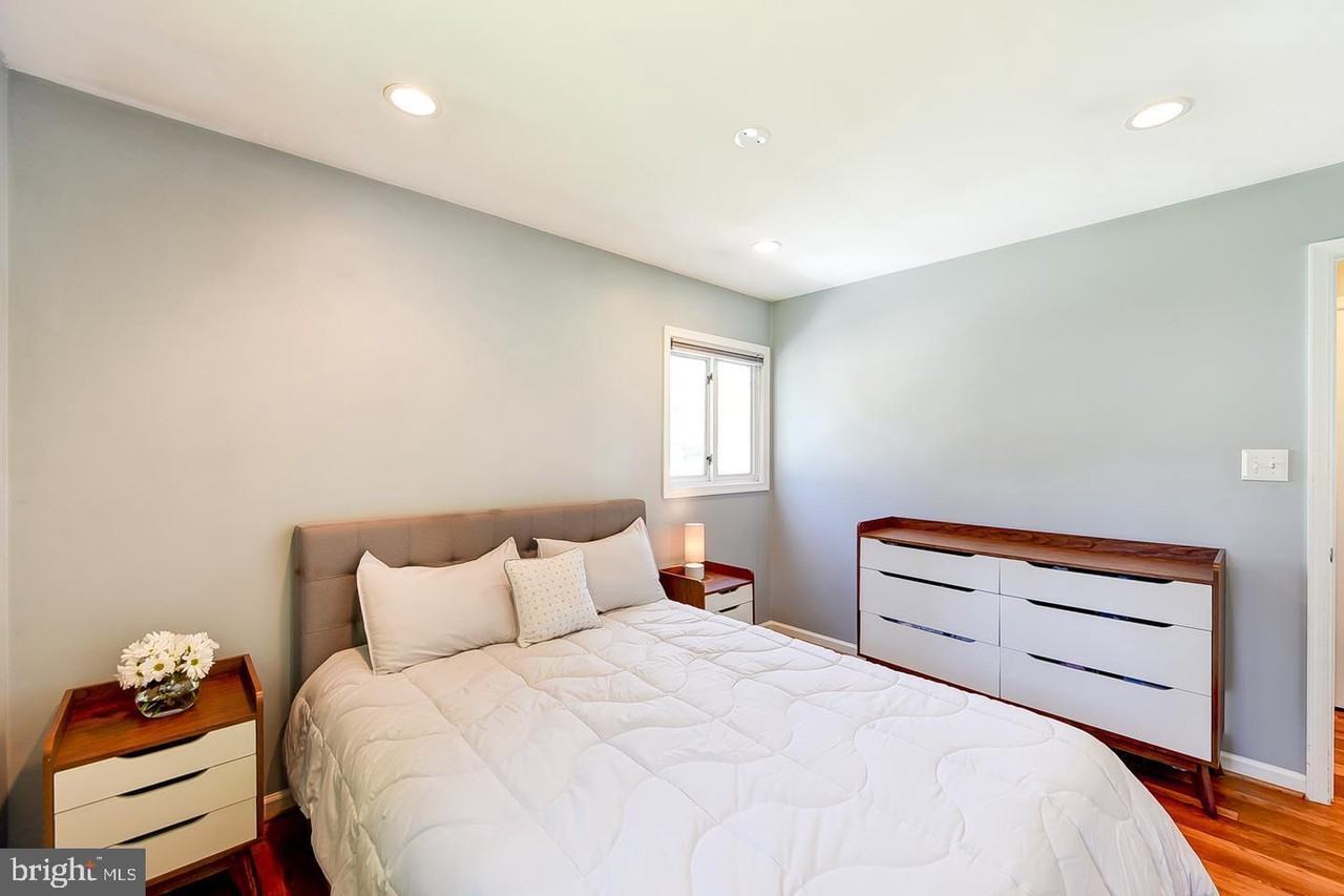 6429 Maplewood Dr #1 - Photo 7 of 21