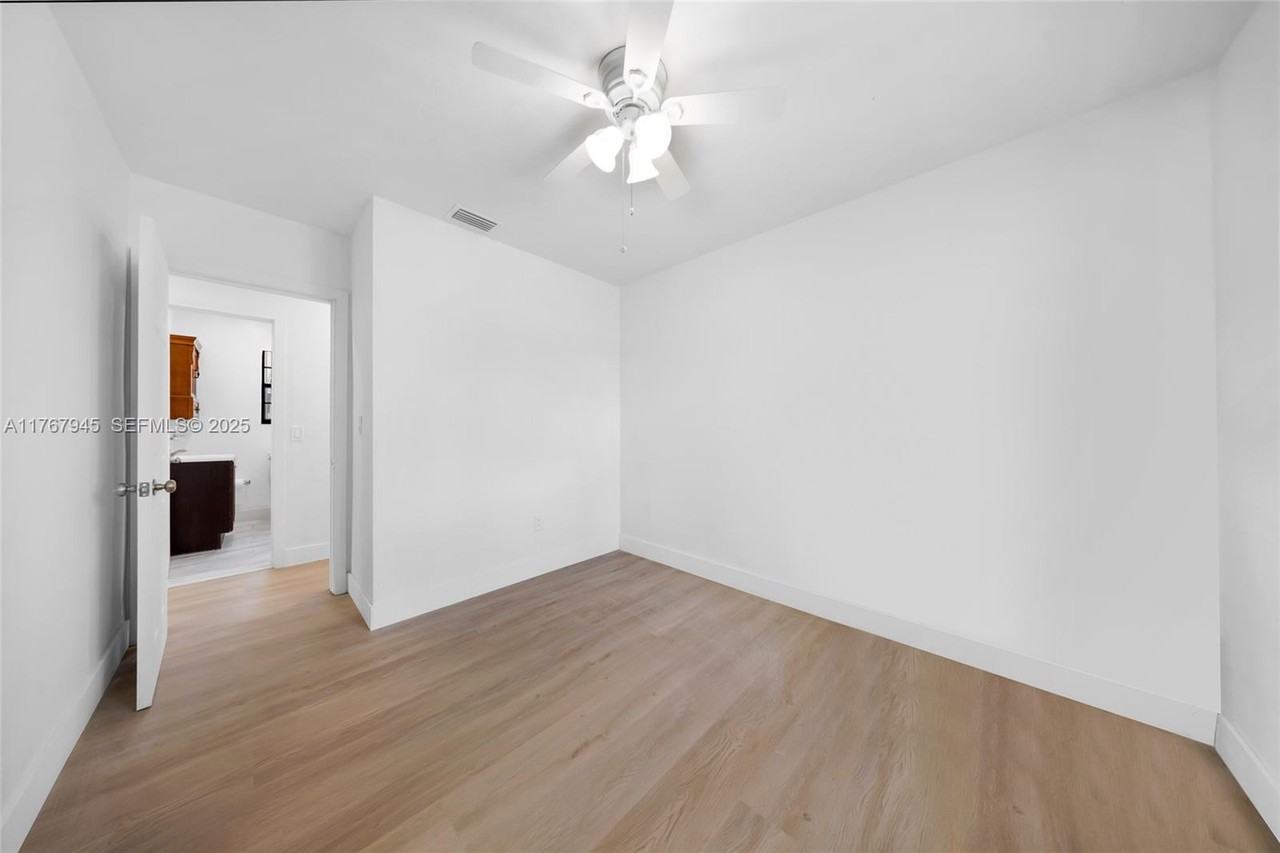 520 East 44th Street - Photo 6 of 30