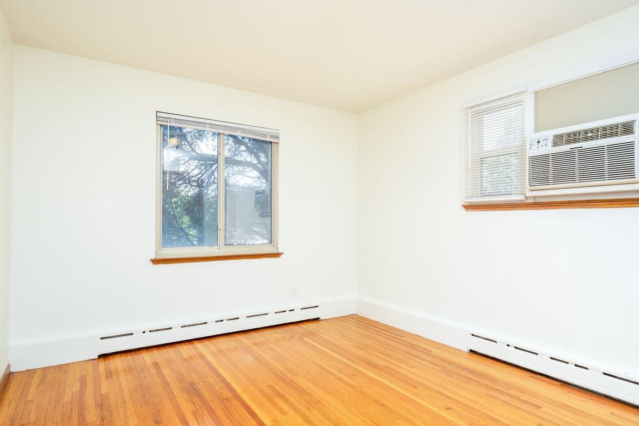 2709 Park Ave S - Photo 6 of 8