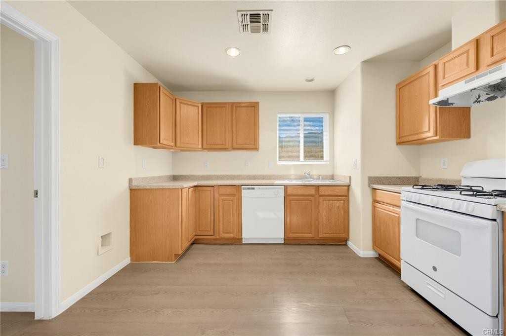 6673 Split Rock Ave #A - Photo 6 of 25