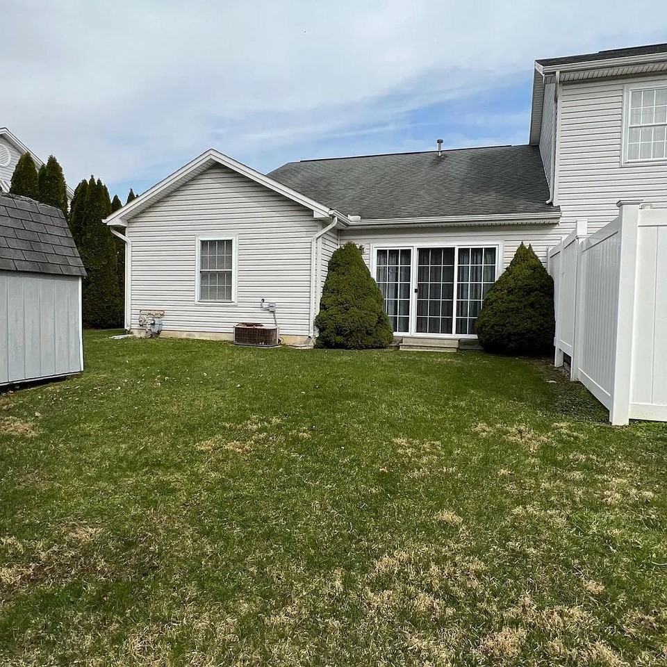 130 Imperial Ct #1 - Photo 4 of 19