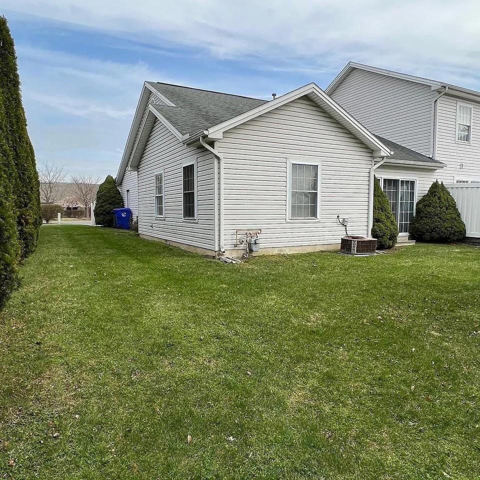 130 Imperial Ct #1 - Photo 5 of 19