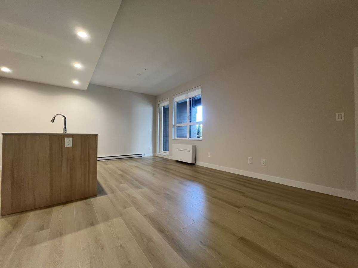 20049 82 Avenue - Photo 3 of 10