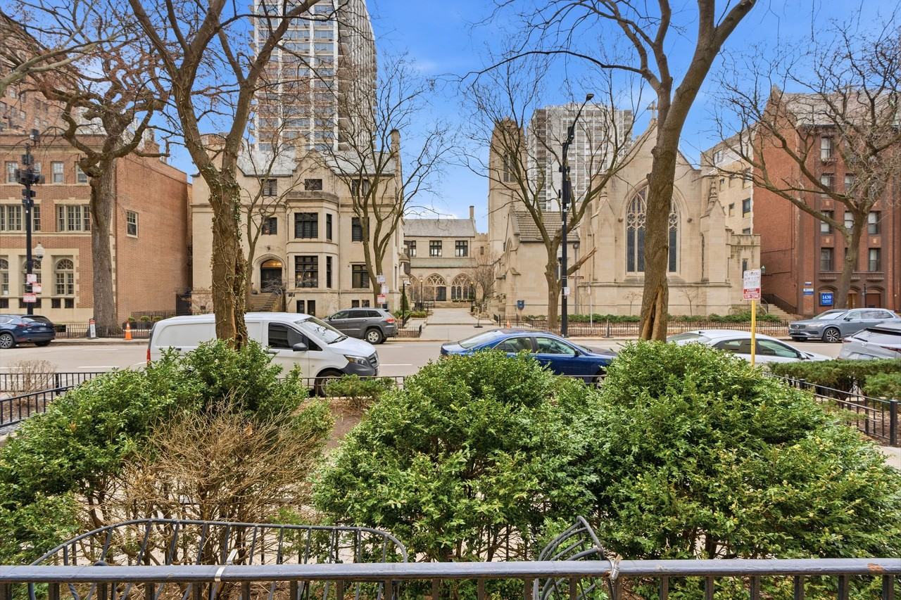 Renovated Gold Coast Apartments - Photo 2 of 41