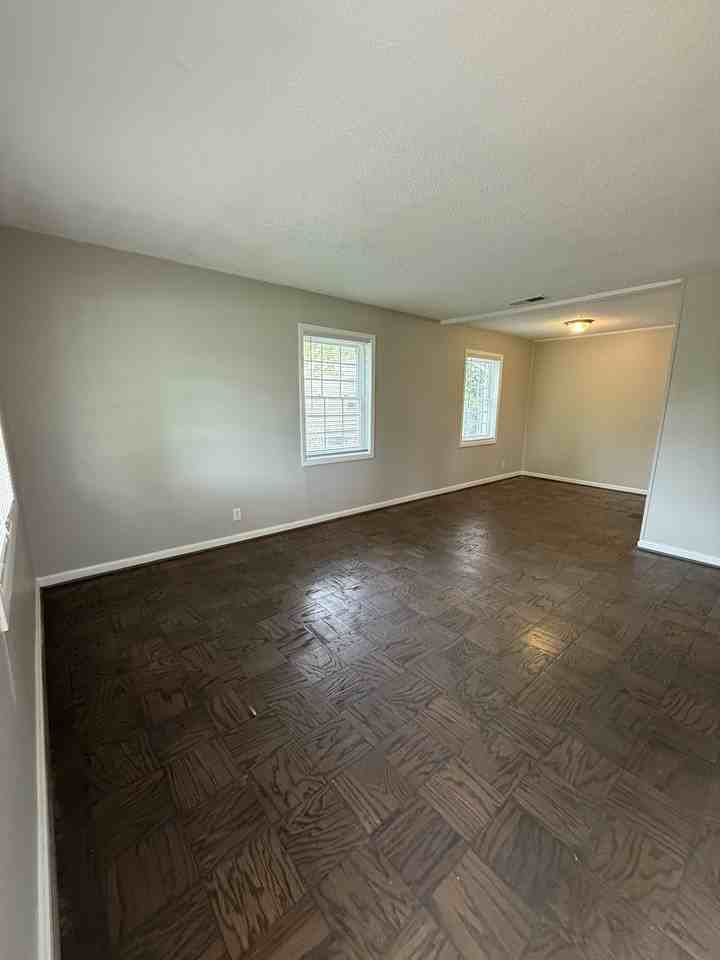 537 Grant St #1 - Photo 2 of 8