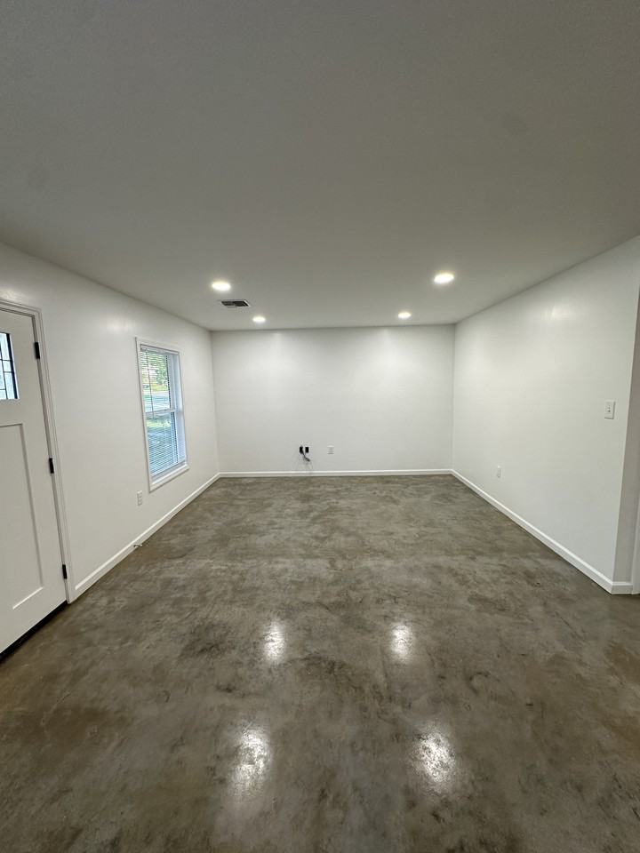 126 E Taft St #1 - Photo 2 of 11