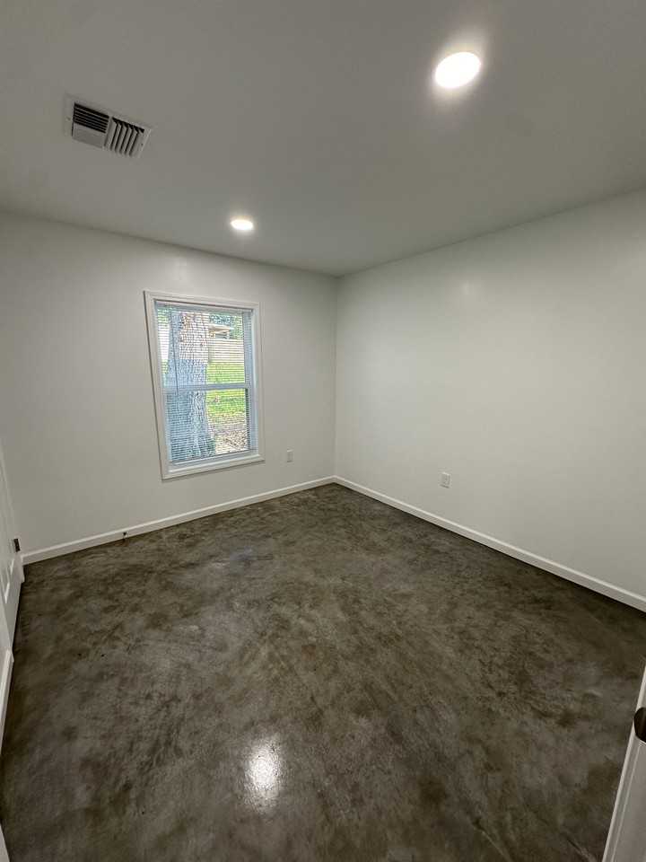 126 E Taft St #1 - Photo 7 of 11