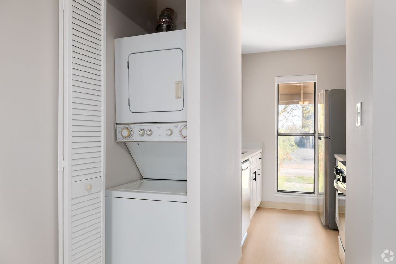 Village Park Apartments - Photo 6 of 33