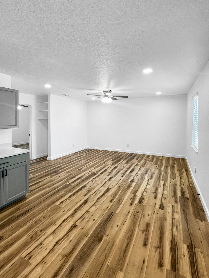 7328 Gillis Johnson St #7328B - Photo 3 of 10