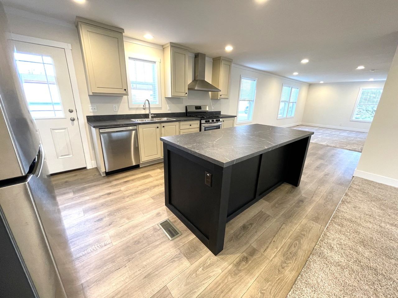 30 Bellwood Dr #30 - Photo 2 of 21