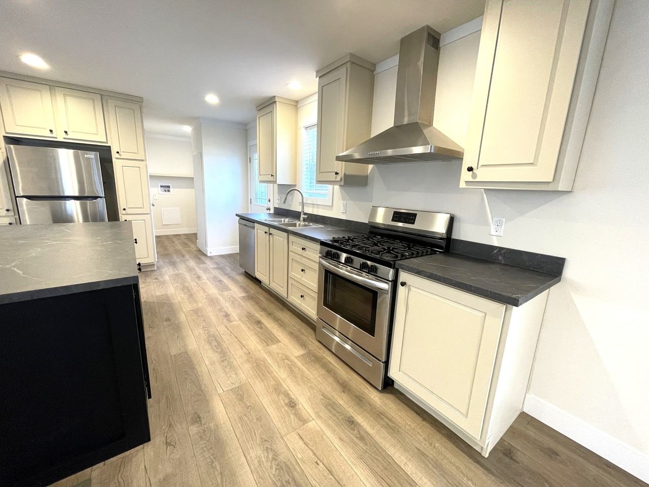 30 Bellwood Dr #30 - Photo 4 of 21