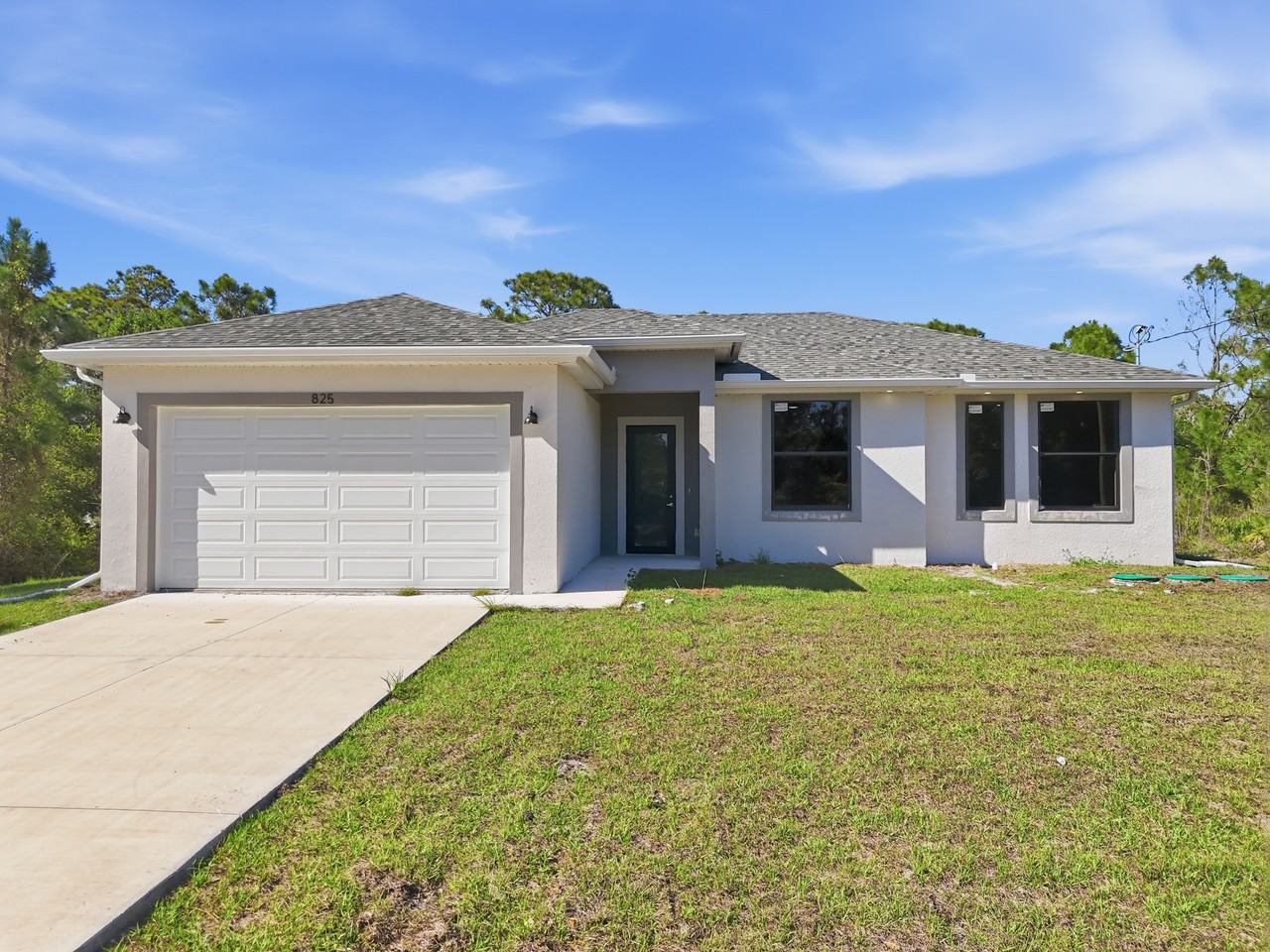 825 Carbon St E #1 - Photo 2 of 37