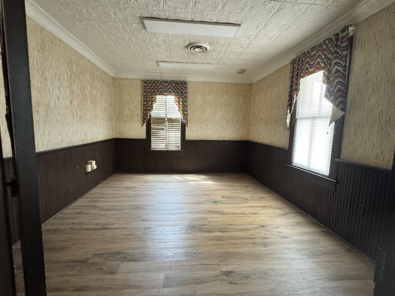 108 N 3rd St #1 - Photo 4 of 10