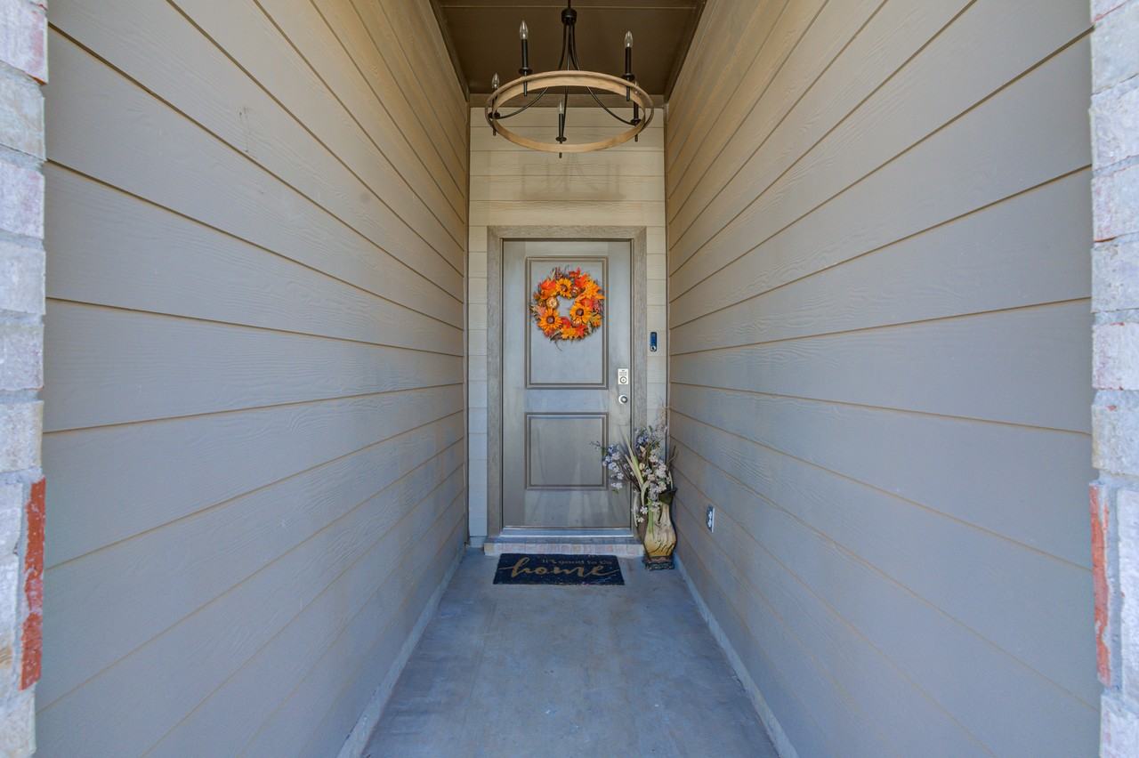 2323 149th St #1 - Photo 4 of 43