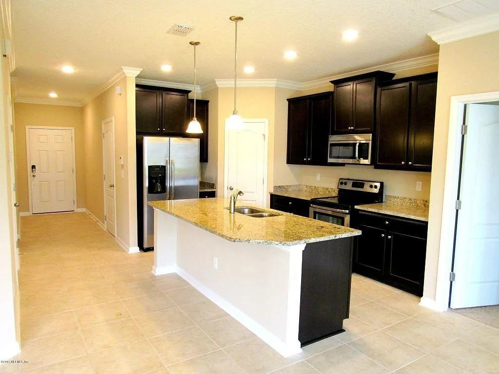 10129 Bedford Lakes Ct #1 - Photo 2 of 4