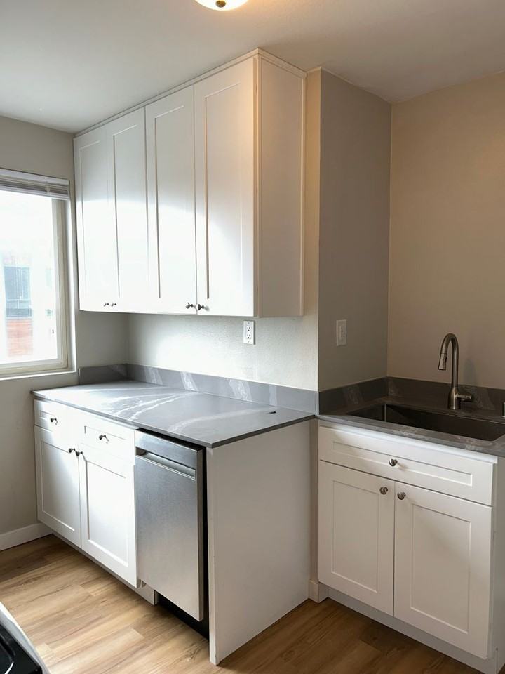 111 10th St Se - Photo 2 of 12