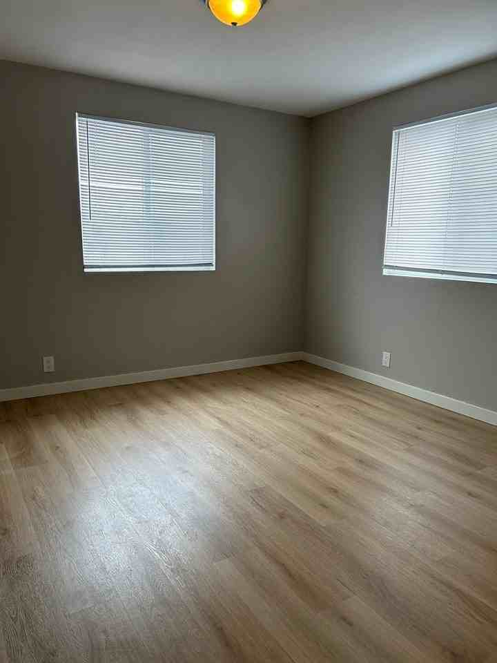 111 10th St Se - Photo 3 of 12