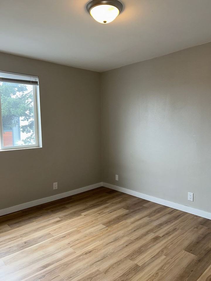 111 10th St Se - Photo 5 of 12