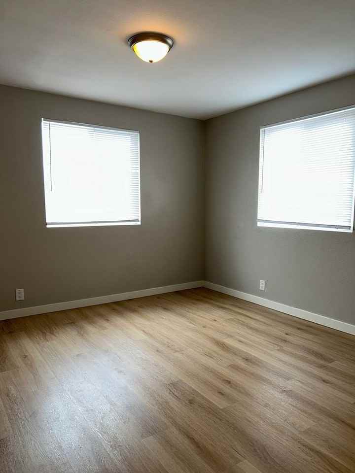 111 10th St Se - Photo 6 of 12